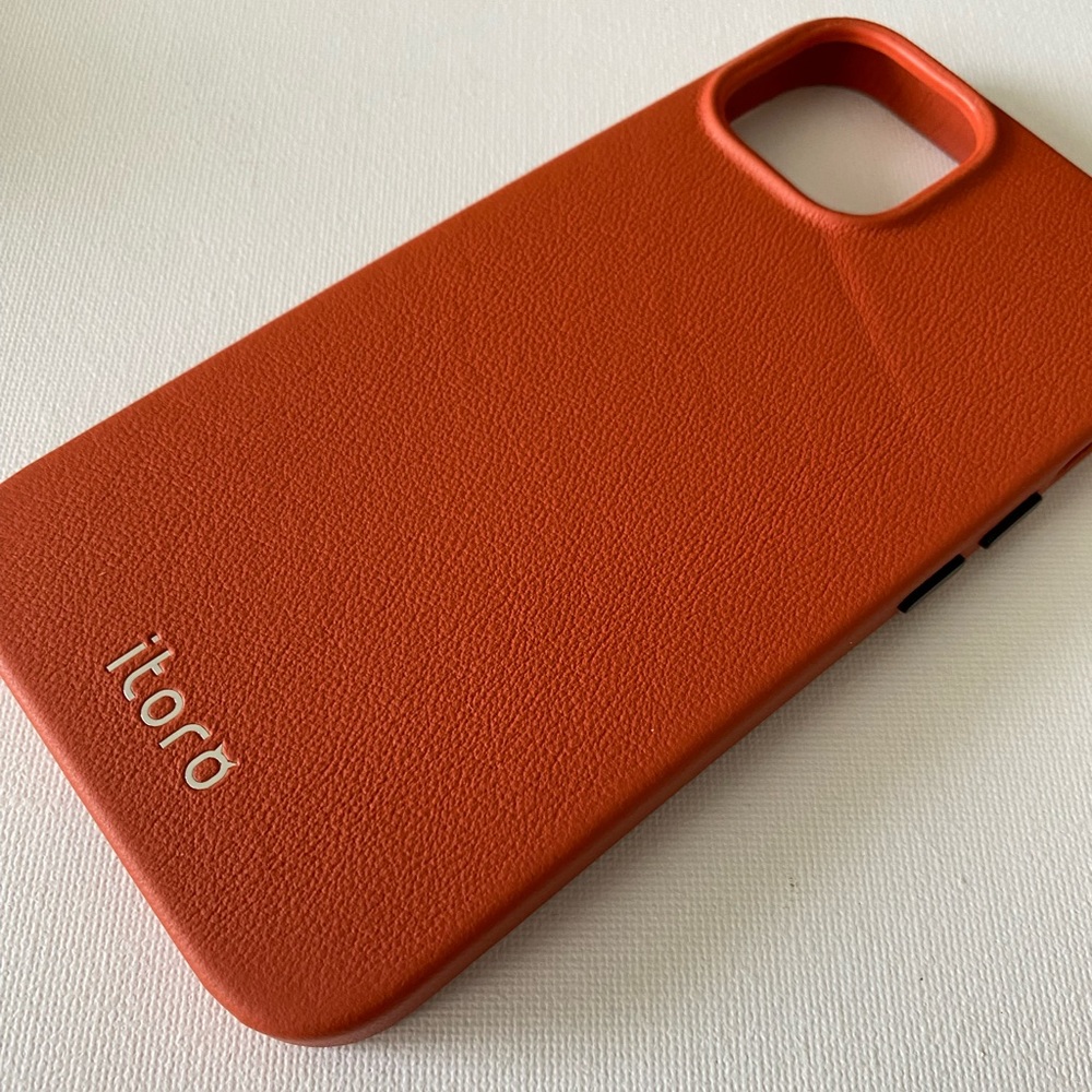 COPY - iPhone 14 leather leather case with MagSafe